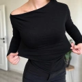KAROL YANDAN BÜZGÜLÜ ASİMETRİK BLUZ