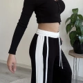 ŞERİTLİ GENİŞ PAÇA EŞOFMAN