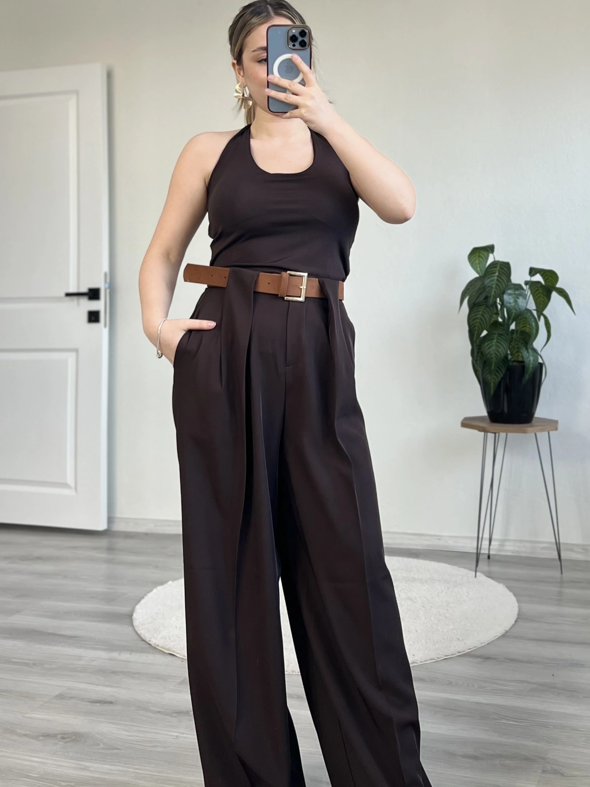 SÜET KEMERLİ TASARIM PANTOLON