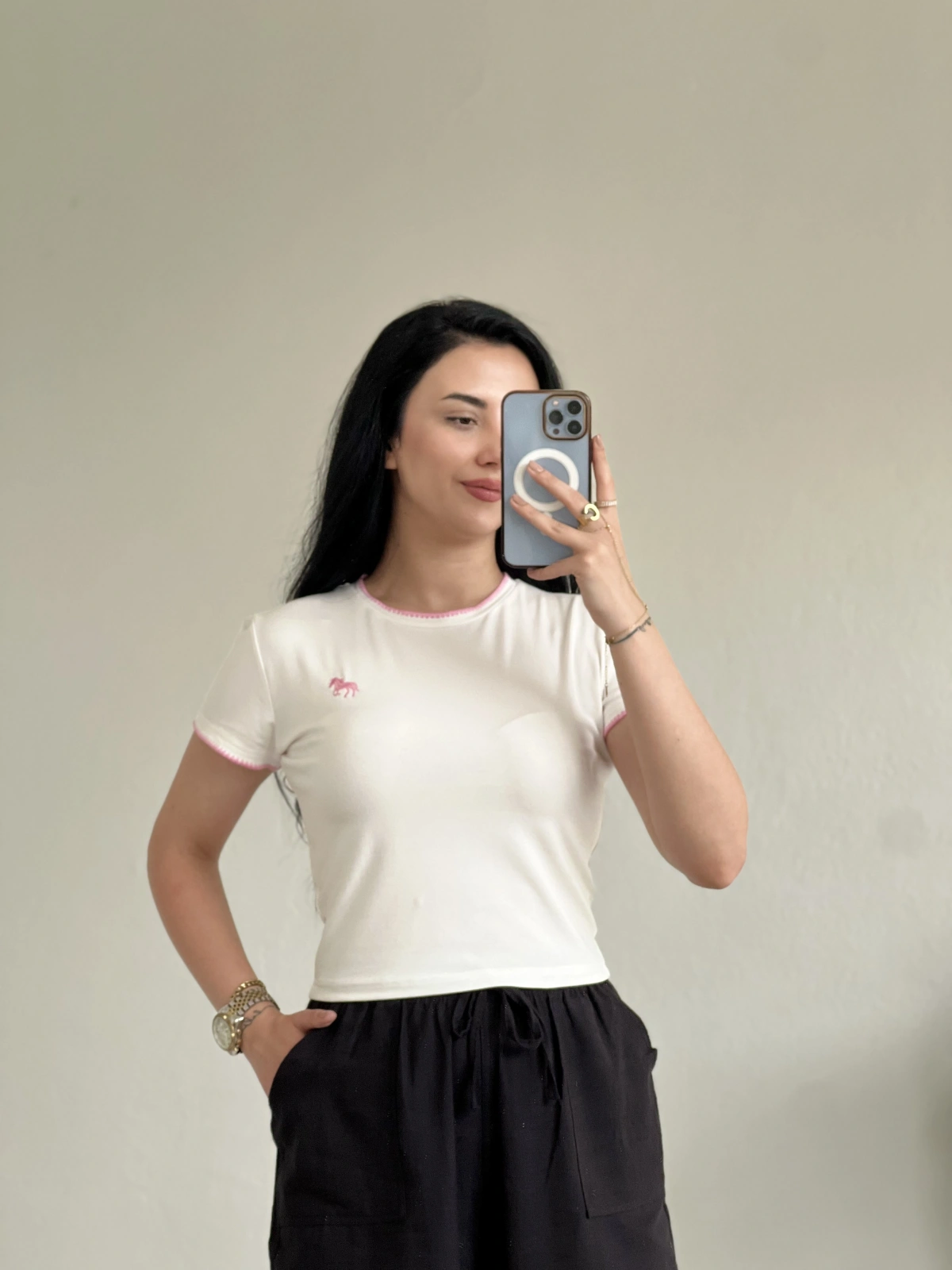 RENKLİ NAKIŞLI T-SHIRT