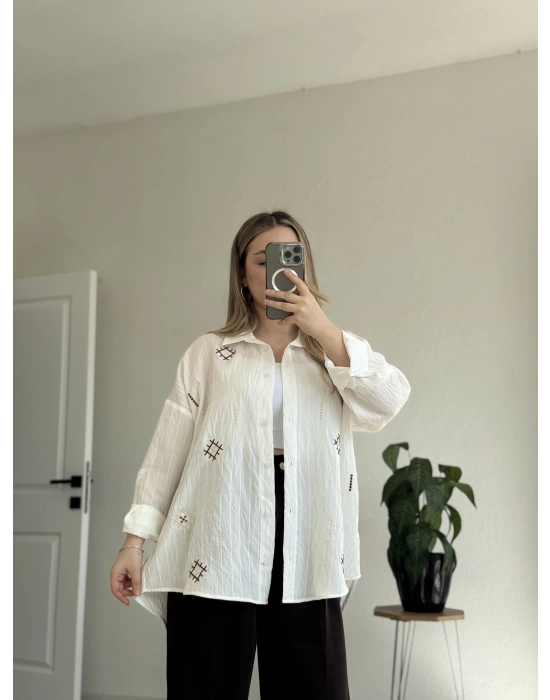 NAKIŞ DETAYLI GÖMLEK