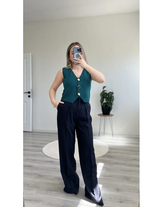 GOLD DÜĞMELİ ÇELİK ÖRME YELEK