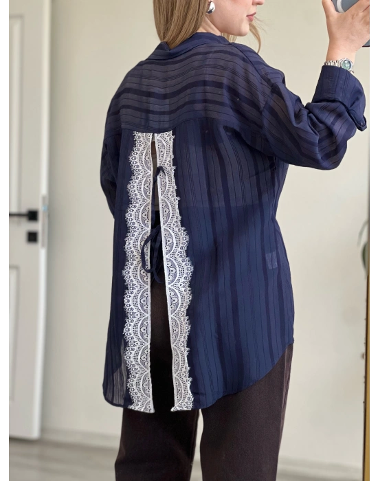 ARKASI DANTEL DETAYLI GÖMLEK