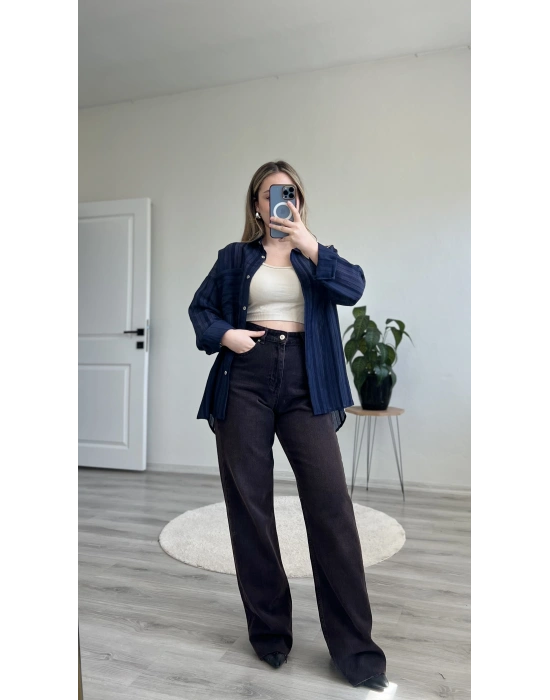 ARKASI DANTEL DETAYLI GÖMLEK