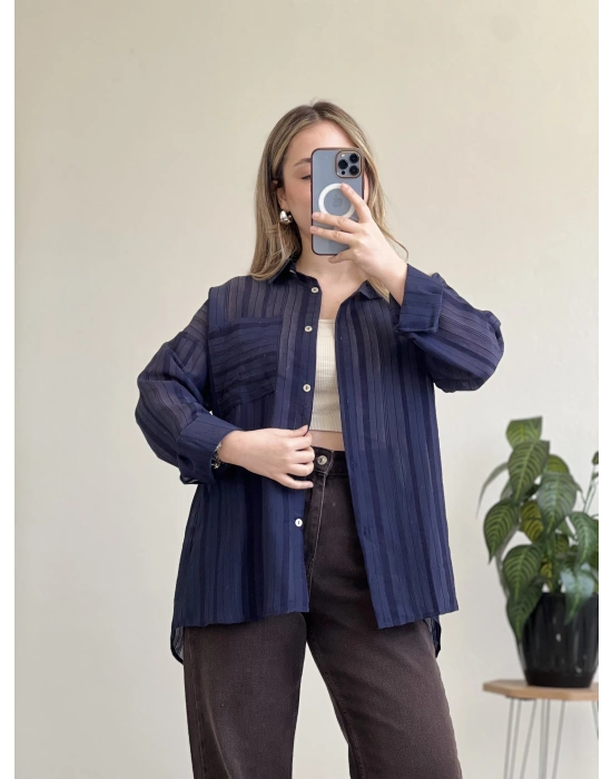 ARKASI DANTEL DETAYLI GÖMLEK