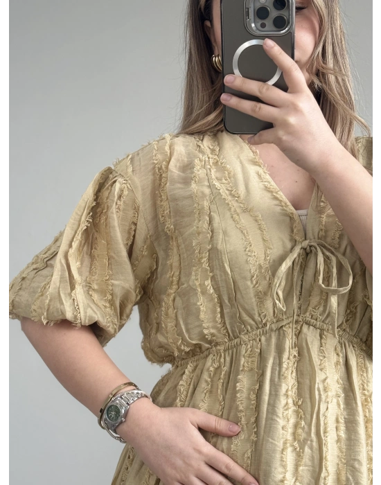 BAĞLAMALI SAÇAKLI ELBİSE