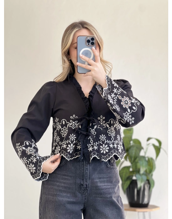 NAKIŞ DETAYLI BAĞLAMALI BLUZ