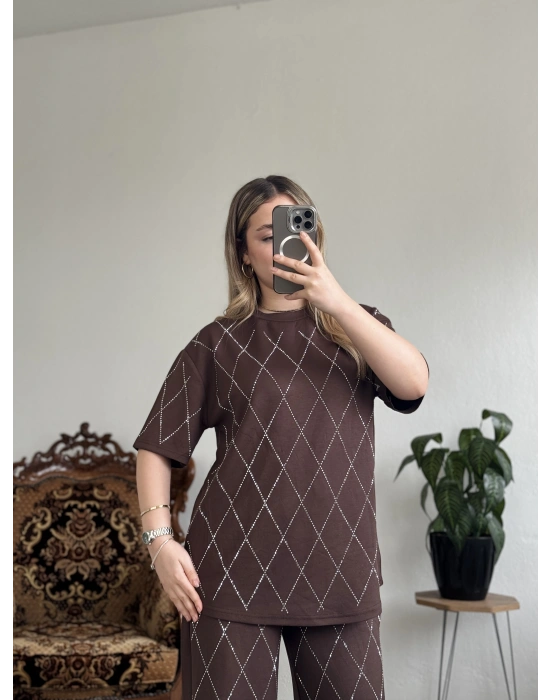 TAŞLI BAKLAVA DESENLİ TAKIM