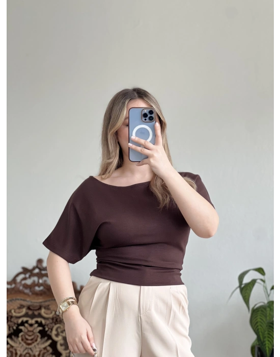 BELDEN OTURTMALI KAYIK YAKA BLUZ