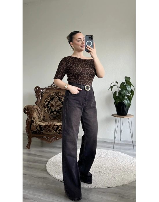 DÜŞÜK OMUZ YARIM KOL LEOPAR DESENLİ KAŞMİR BLUZ