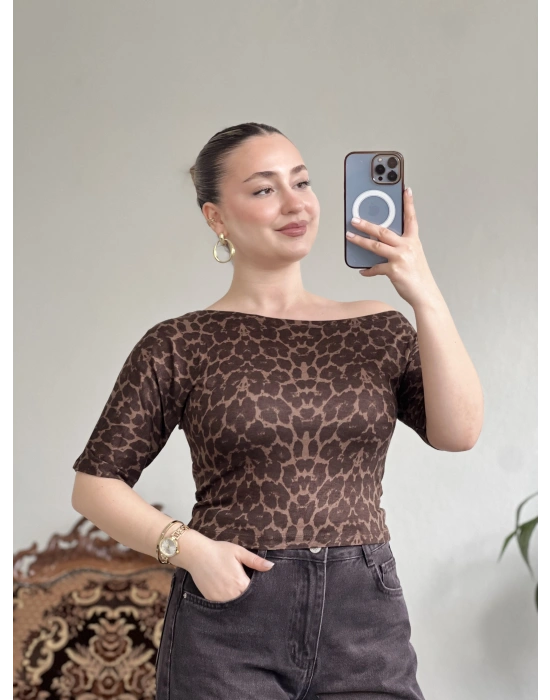 DÜŞÜK OMUZ YARIM KOL LEOPAR DESENLİ KAŞMİR BLUZ