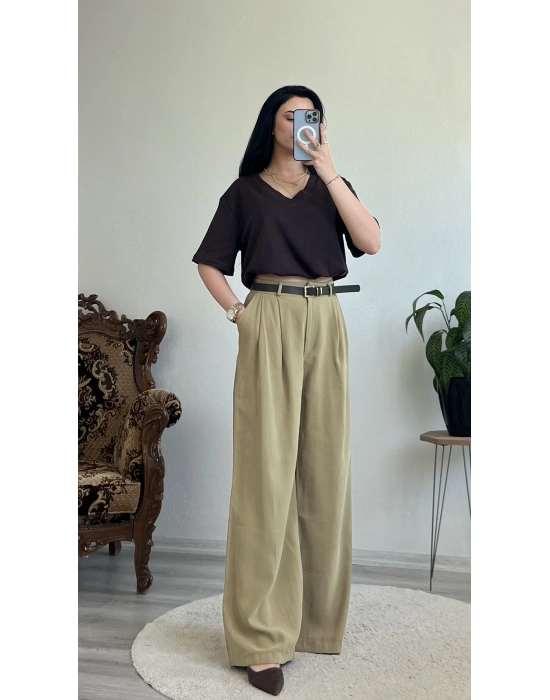 V YAKA BASIC T-SHIRT