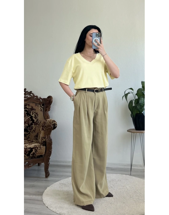 V YAKA BASIC T-SHIRT