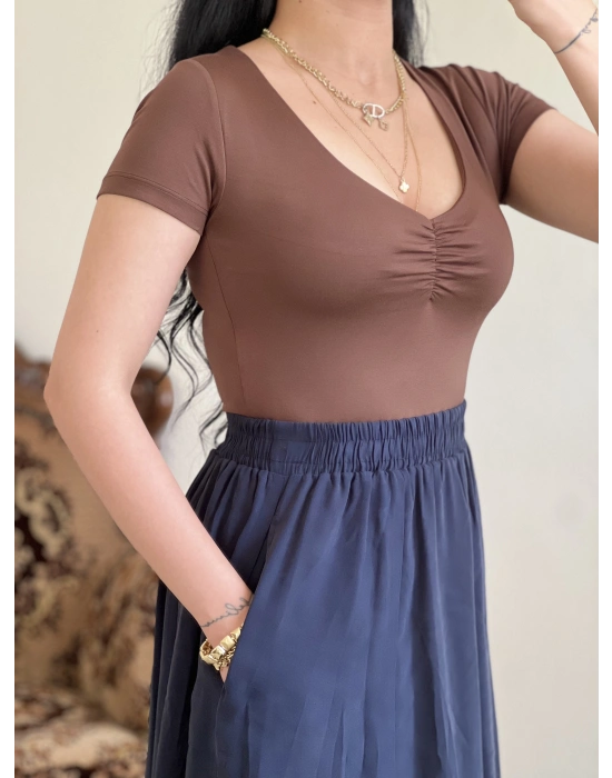 ÖN BÜZGÜLÜ V YAKA CROP