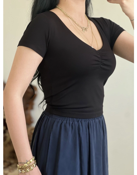 ÖN BÜZGÜLÜ V YAKA CROP