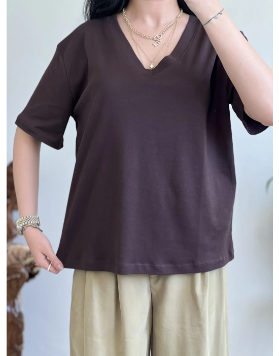 V YAKA BASIC T-SHIRT