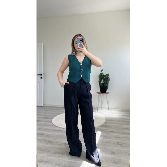 GOLD DÜĞMELİ ÇELİK ÖRME YELEK