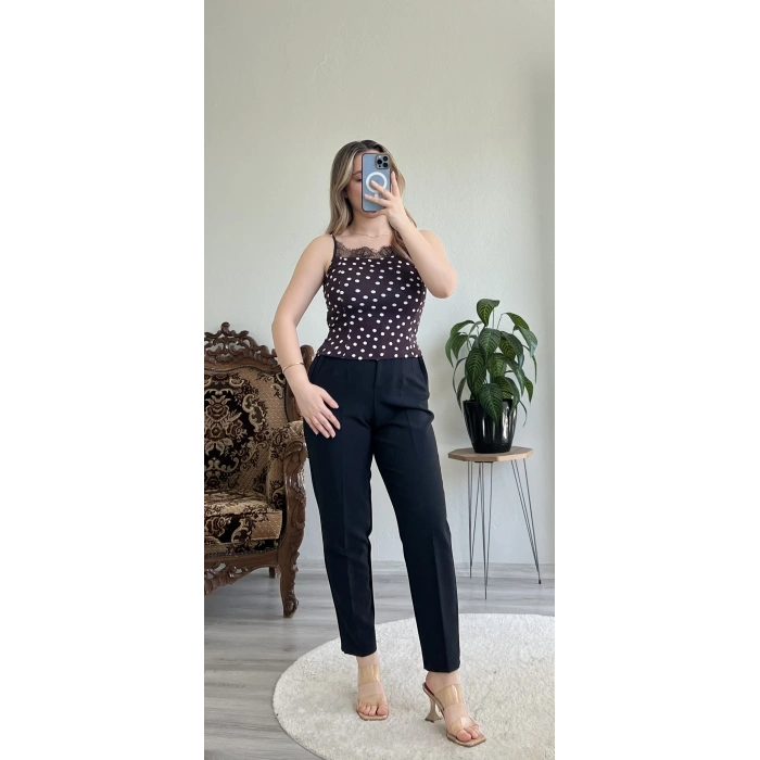 PUANTİYELİ SIRT BAĞLAMA DETAYLI BLUZ