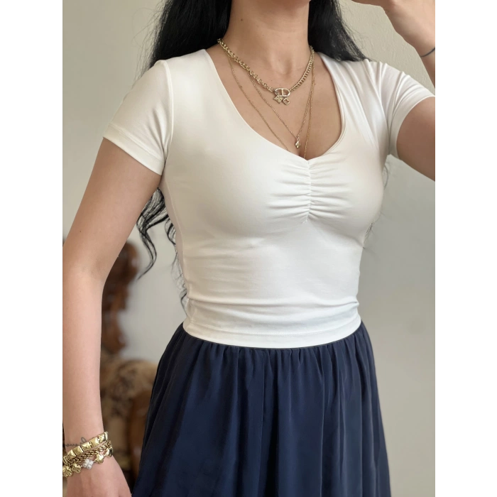 ÖN BÜZGÜLÜ V YAKA CROP