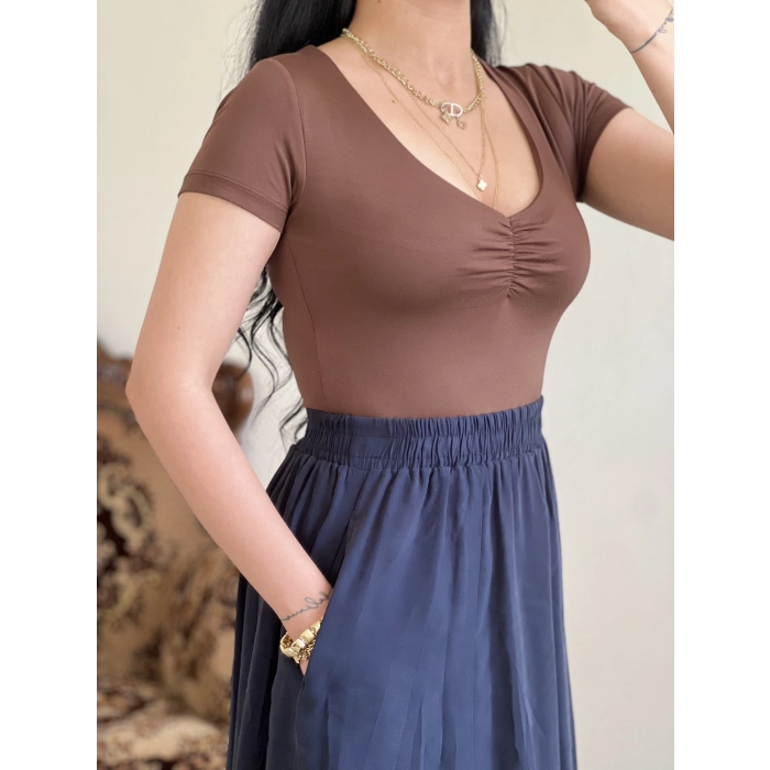 ÖN BÜZGÜLÜ V YAKA CROP