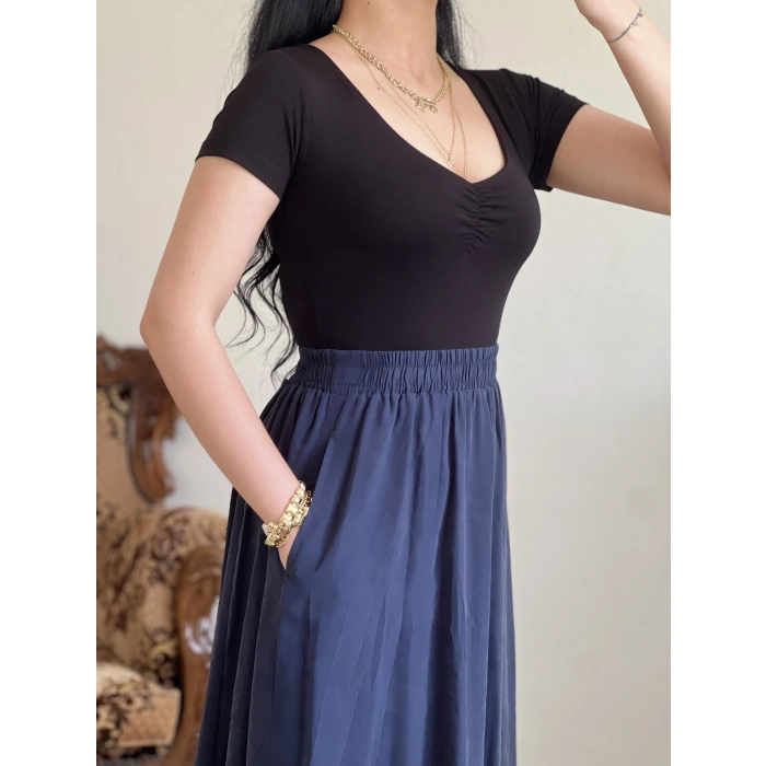 ÖN BÜZGÜLÜ V YAKA CROP