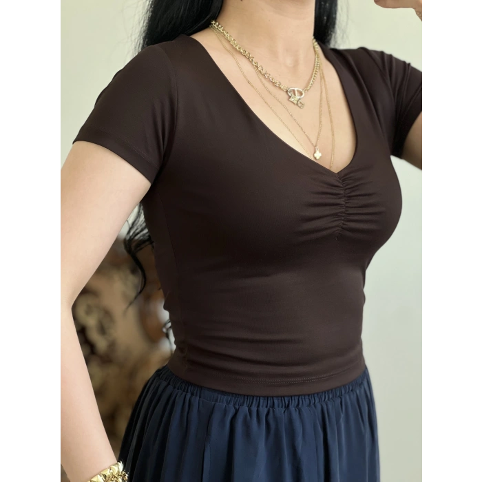 ÖN BÜZGÜLÜ V YAKA CROP