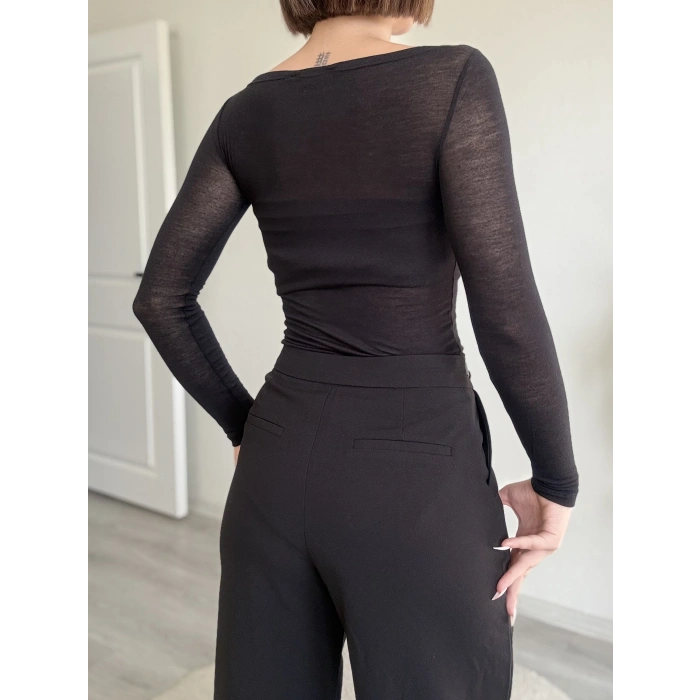 KEMER DETAYLI GENİŞ PAÇA PANTOLON