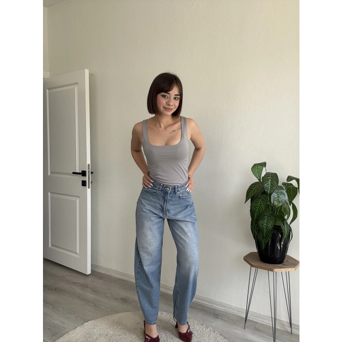 BARREL JEAN