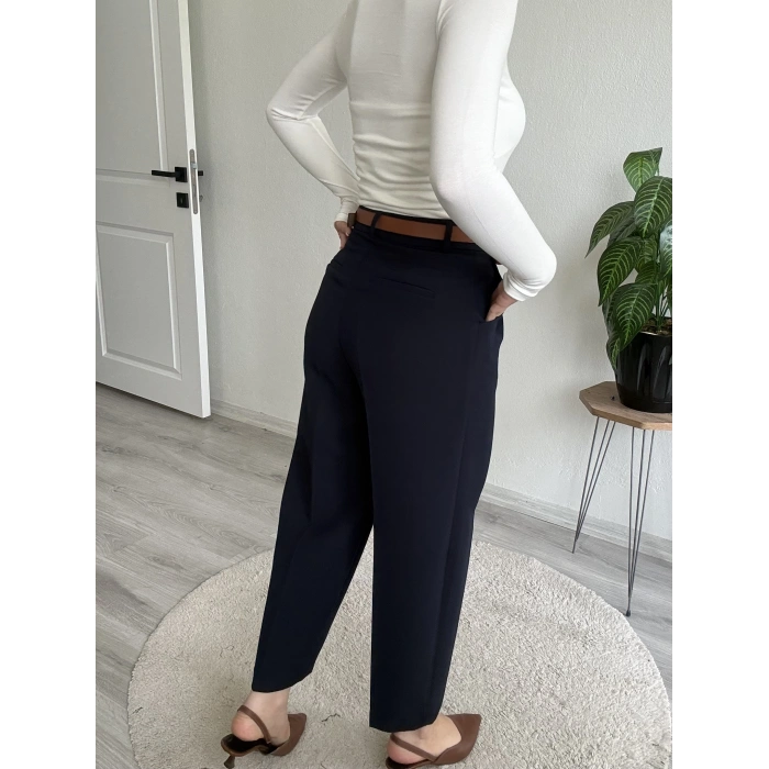 KAROL KEMERLİ HAVUÇ KESİM PANTOLON
