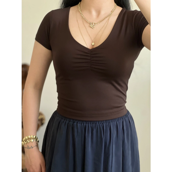 ÖN BÜZGÜLÜ V YAKA CROP