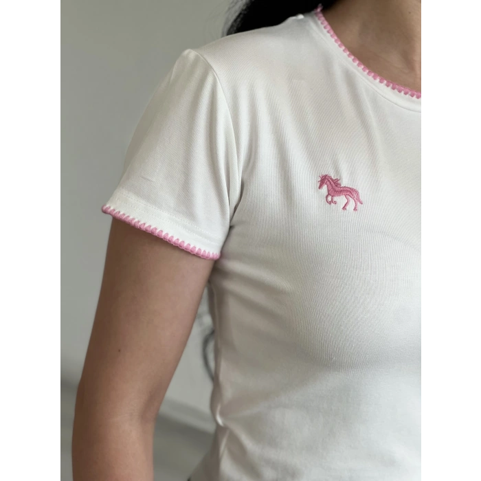 RENKLİ NAKIŞLI T-SHIRT