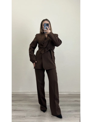ÖNDEN BAĞLAMALI BLAZER TAKIM