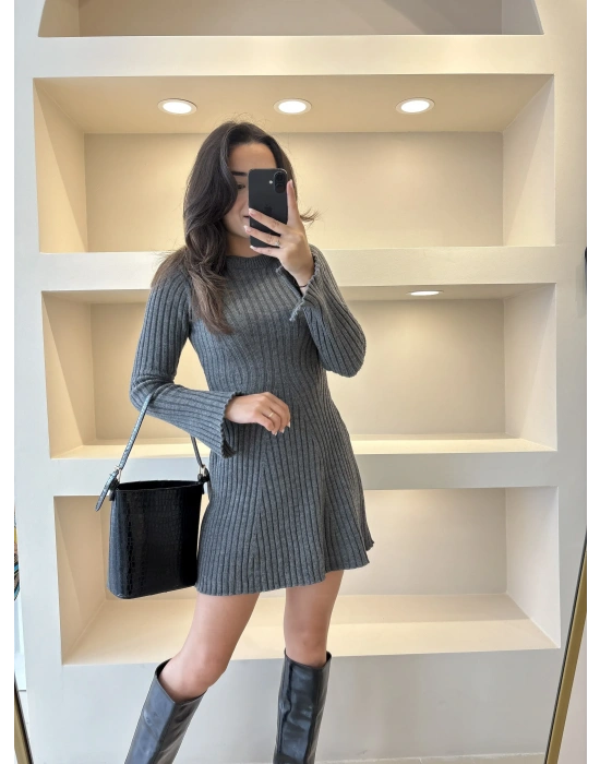 Triko Gri Kol Yırtmaç Detaylı Elbise