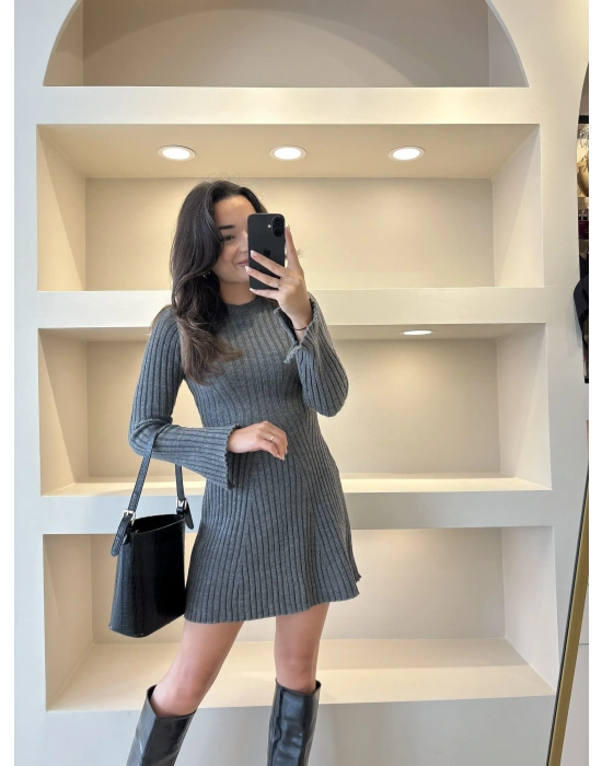 Triko Gri Kol Yırtmaç Detaylı Elbise