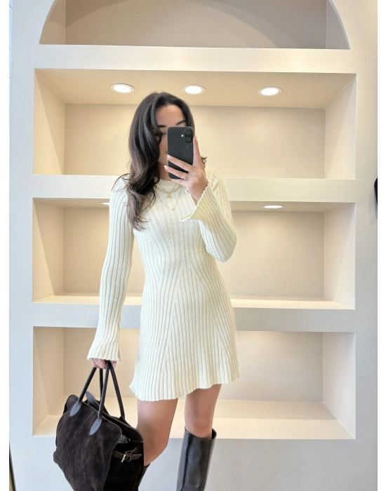 Triko Kol Yırtmaç Detaylı Elbise