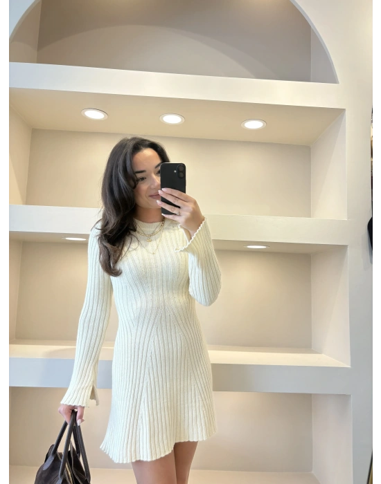 Triko Kol Yırtmaç Detaylı Elbise