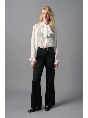 Ekru Yaka Bağlama Detaylı Gömlek