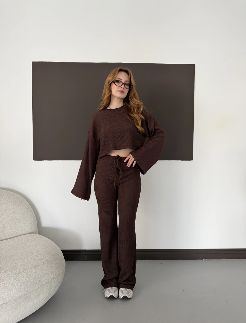 Bisiklet Yaka Piliseli Crop-Pantolon Takım Kahve
