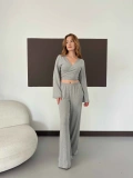 Çapraz Bağmalı Arka Detaylı Crop-Pantolon Takım Gri