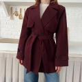 Kemer ve Manşet Detaylı Kısa Trençkot Bordo
