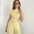 Omuz Vatkalı Asimetrik Kesim Takım Sarı