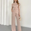 Omuz Vatkalı Asimetrik Kesim Takım Pudra