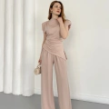Omuz Vatkalı Asimetrik Kesim Takım Pudra
