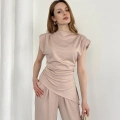 Omuz Vatkalı Asimetrik Kesim Takım Pudra