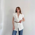 Kemer Detaylı Kruvaze Yaka Yelek Beyaz