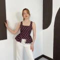 Puantiyeli Kare Yaka Volanlı Bluz Kahve