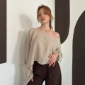 Asimetrik Kesim Pelerin Tek Omuz Bluz Bej