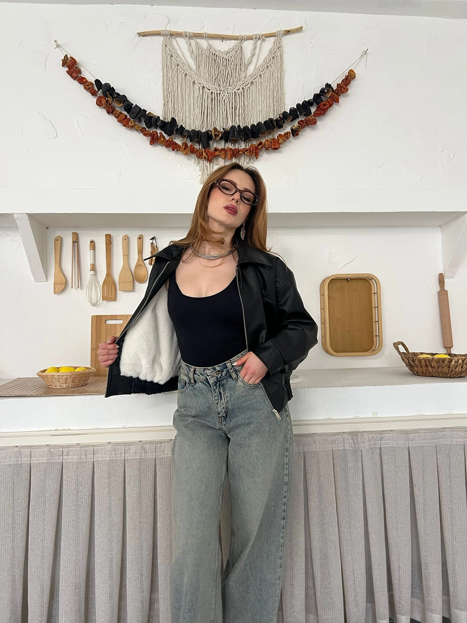 İçi Peluşlu Bel Lastikli Deri Ceket Siyah