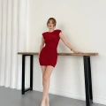 Omuz Vatkalı Drape Detaylı Mini Elbise Kırmızı
