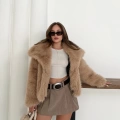 Peluş Çıtçıtlı Kısa Kürk Sütlü Kahve